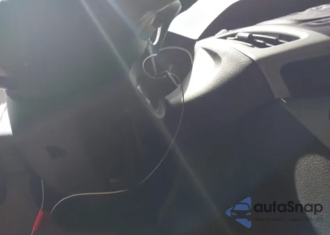 2013 Ford Focus Se z USA, uszkodzony, nr VIN 1FADP3K2XDL289881